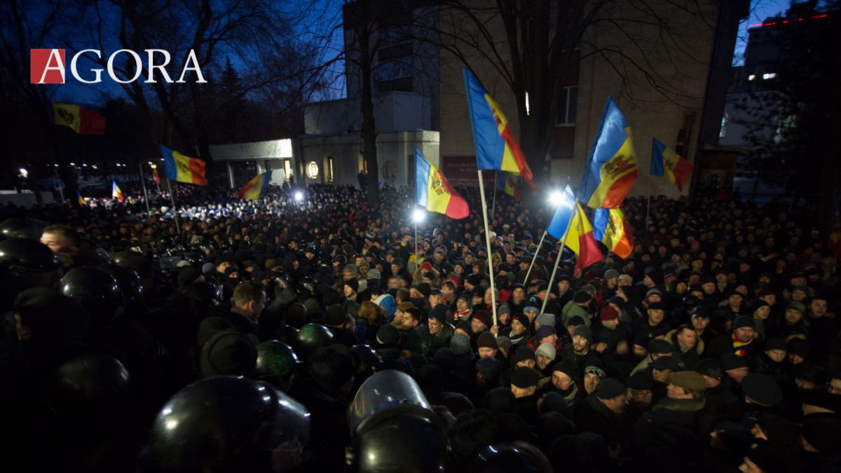 GALERIE FOTO. Protestele de ieri din preajma clădirii Parlamentului