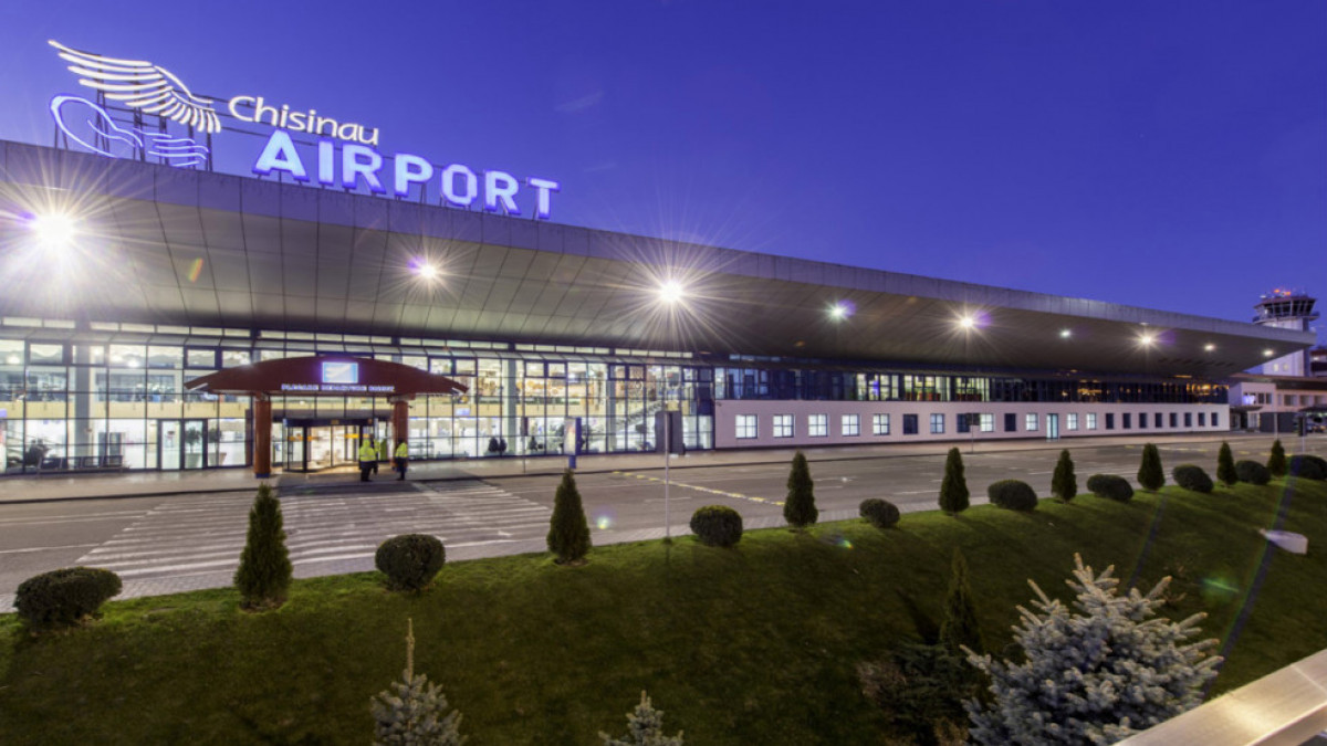 „Gata cu monopolul”: Spînu anunță că toți operatorii de taxi vor putea prelua pasageri de la aeroport