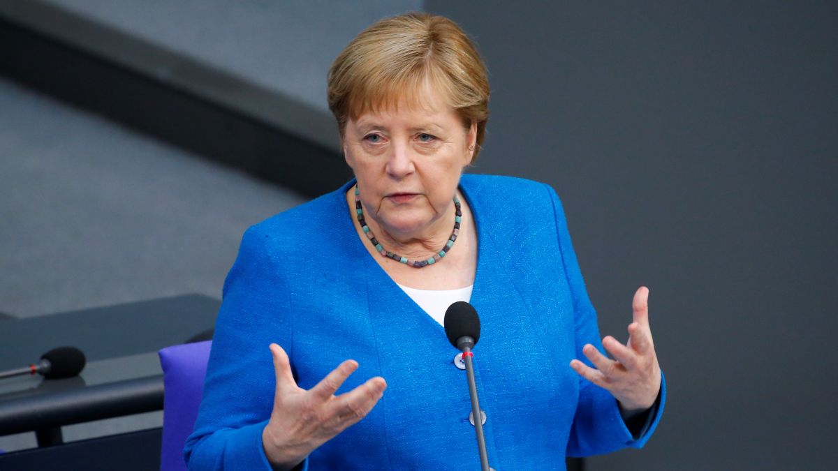 Germania începe vaccinarea anti-COVID în magazine, transport public și terenuri de fotbal. Angela Merkel: „Nu a fost niciodată mai simplu şi mai rapid”