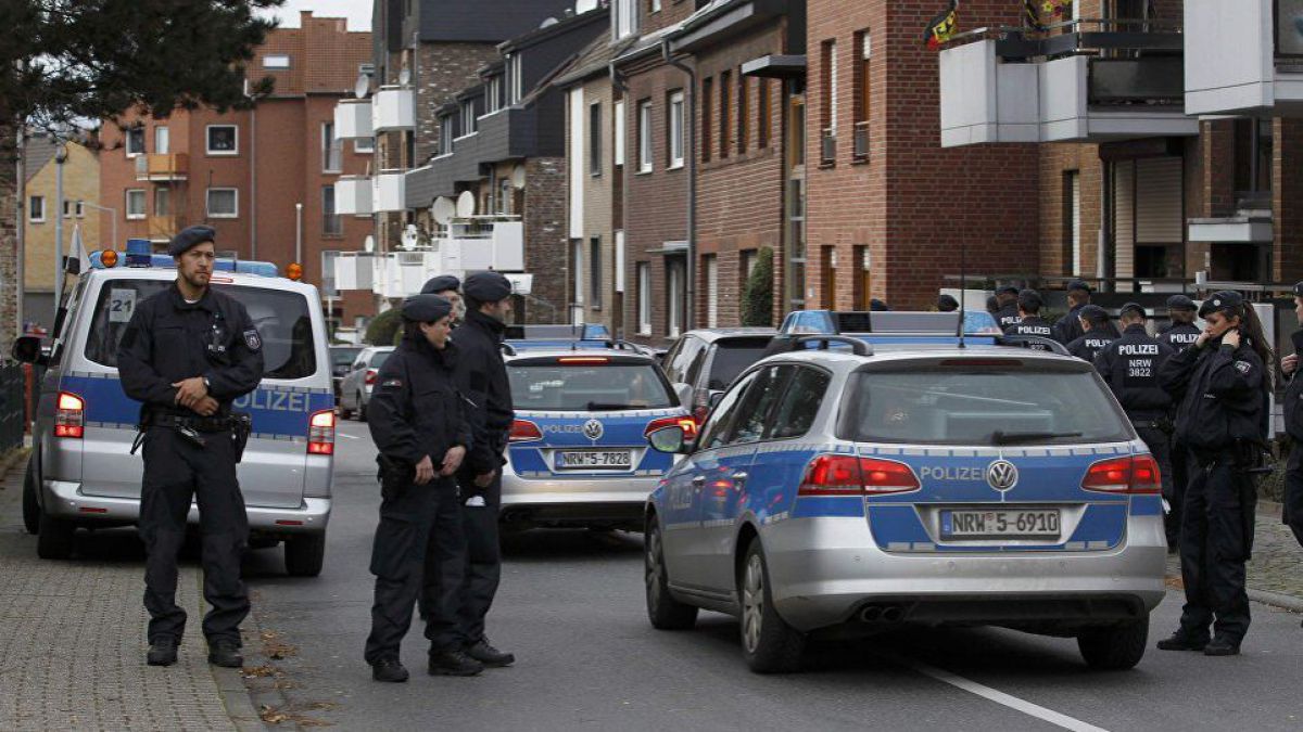  Germania: O mașină a intrat în mulțime în orașul Munster, omorând mai mulți oameni. Atacatorul s-a sinucis