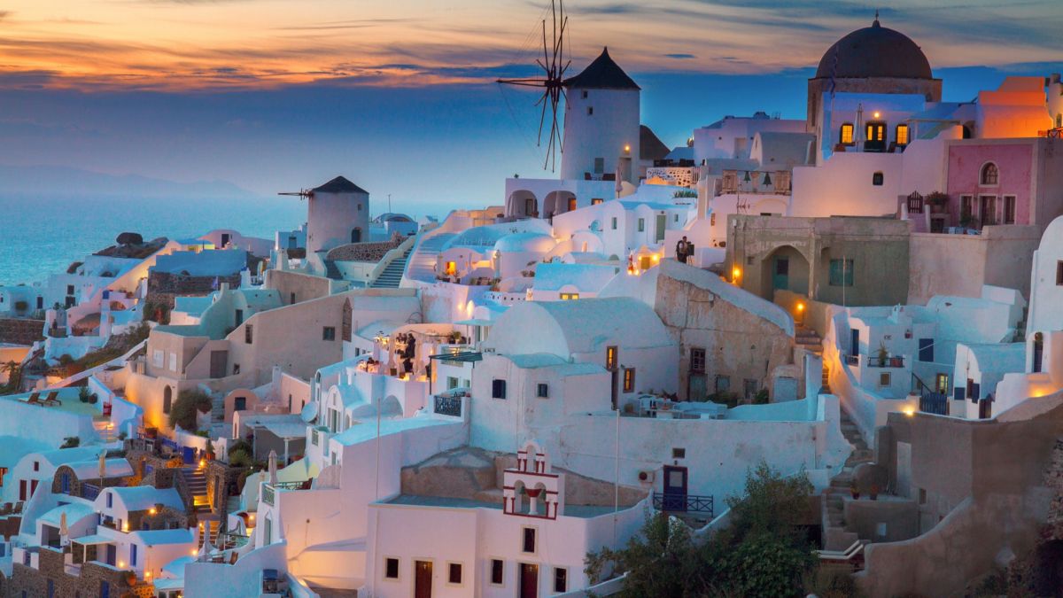 Grecia anunță când ar urma să deschidă sezonul de vacanță. Vrea „pașaport coronavirus” pentru turiști