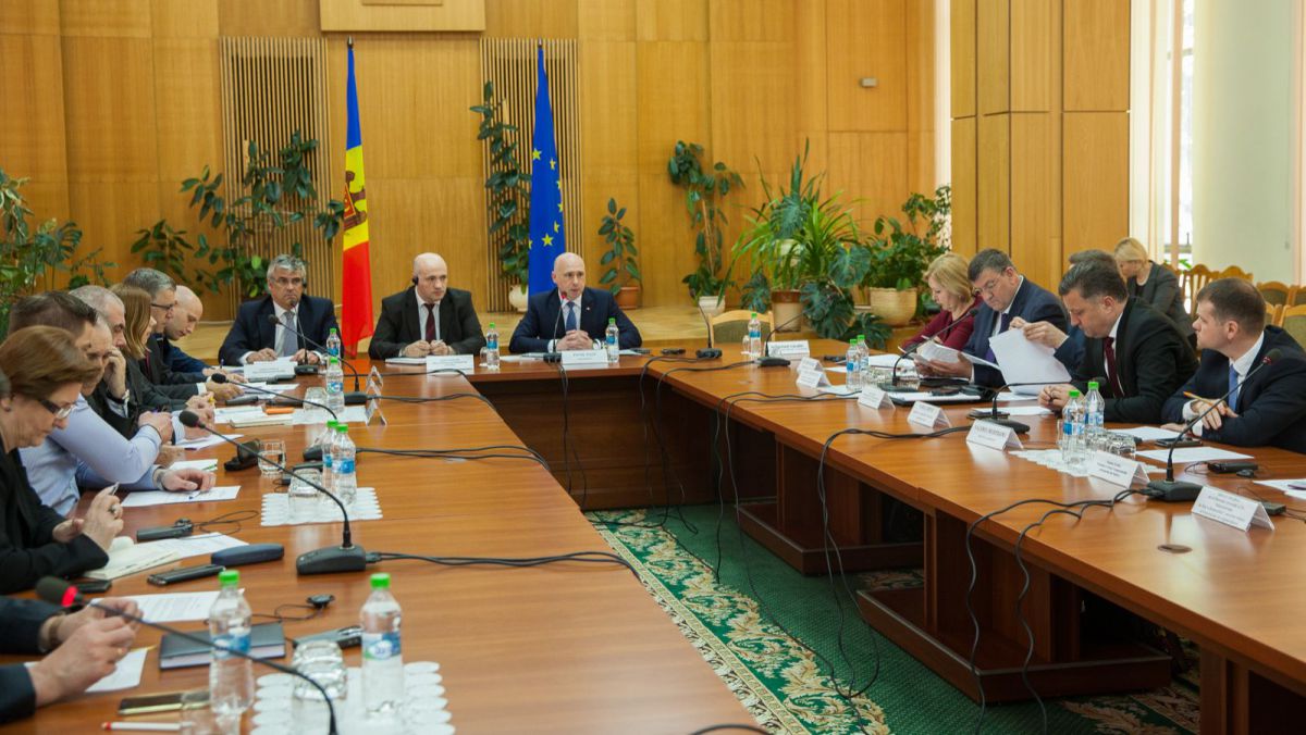 Guvernul a decis rezilierea câtorva contracte de reabilitare a drumurilor naționale