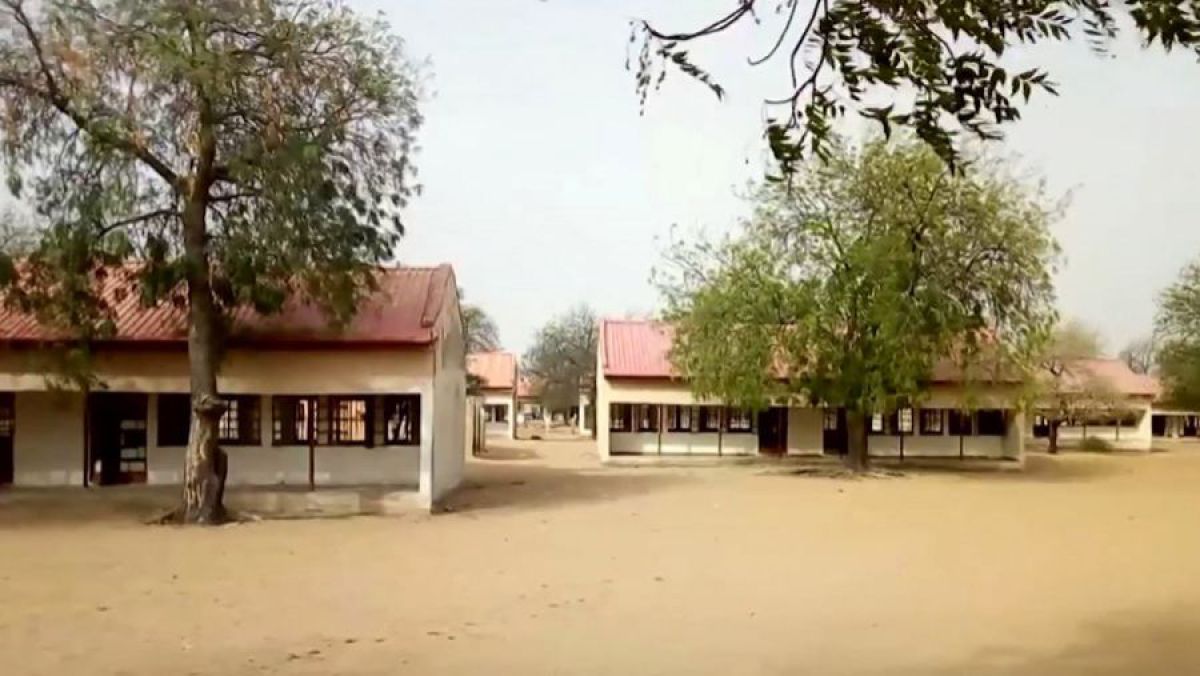 Guvernul Nigeriei confirmă dispariția a 110 adolescente, în urma atacului Boko Haram asupra unei școli