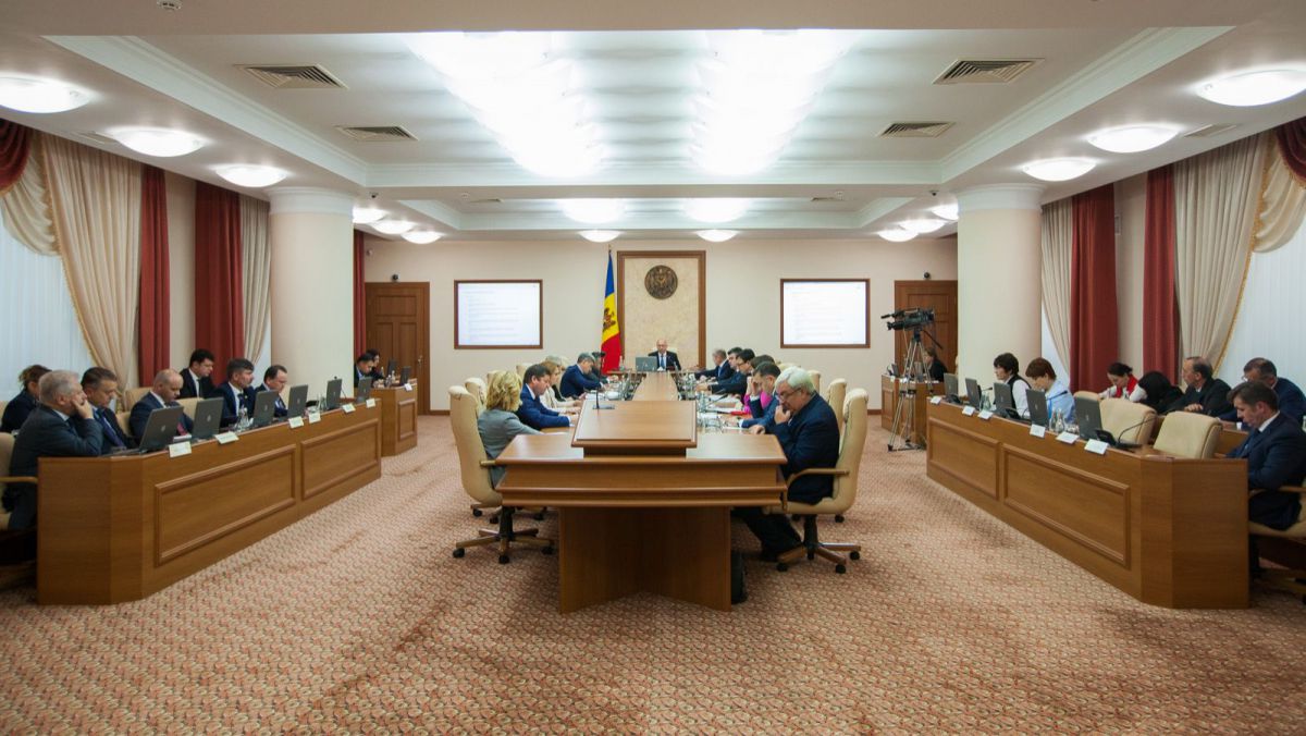 Guvernul retrage mandatele a patru ambasadori înainte de termen