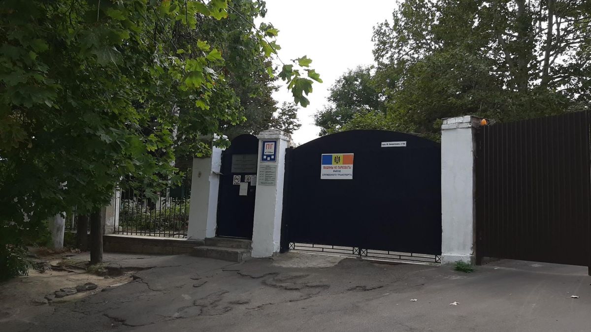 Guvernul va contesta decizia magistraților prin care statul poate pierde terenul pe care se află Consulatul R. Moldova în Odesa