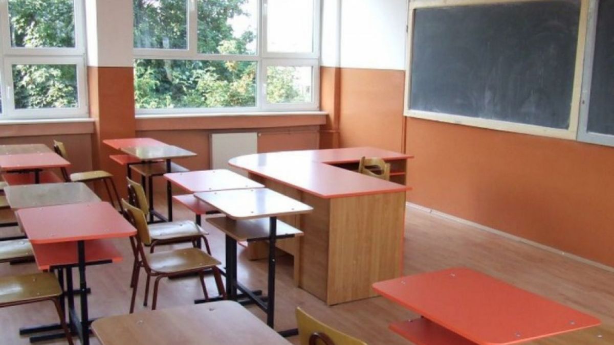 Guvernul va redistribui 65,4 milioane lei pentru a asigura începutul anului școlar și salarizarea profesorilor pe timp de pandemie