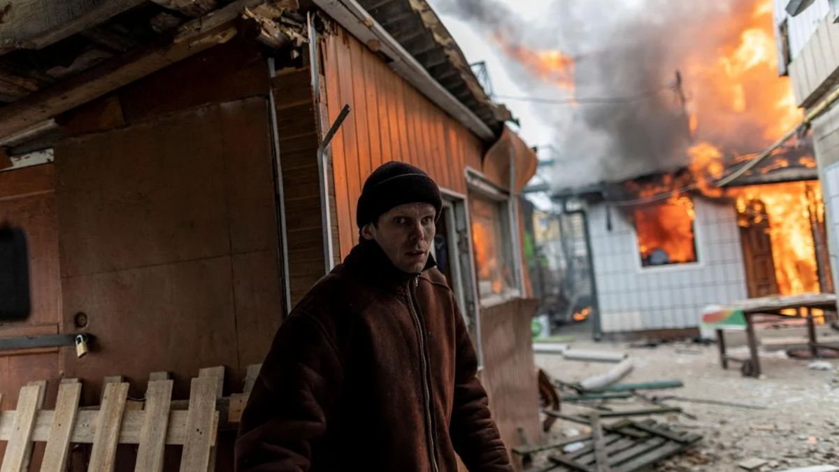 Harkov a fost din nou bombardat, iar locuitorii unei suburbii a Kievului sunt ținuți ostatici de ruși