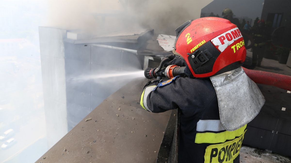 IGSU a stabilit trei versiuni în cazul incendiului de pe strada Ciuflea