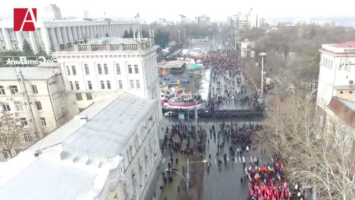 Imagini VIDEO cu drona: Așa au început astăzi protestele în Chișinău