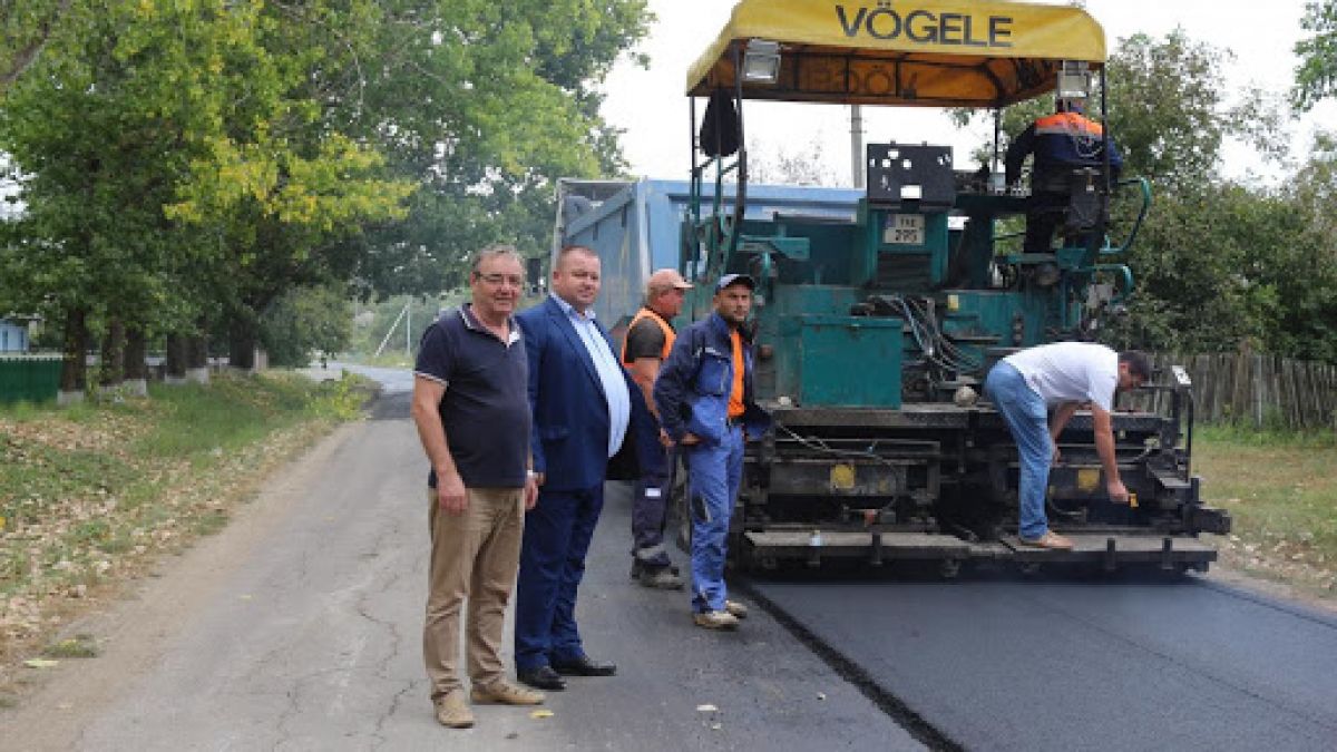 Implementarea programului național „Drumuri bune pentru toți” întârzie la Glodeni. Ce spun primarii din acest raion