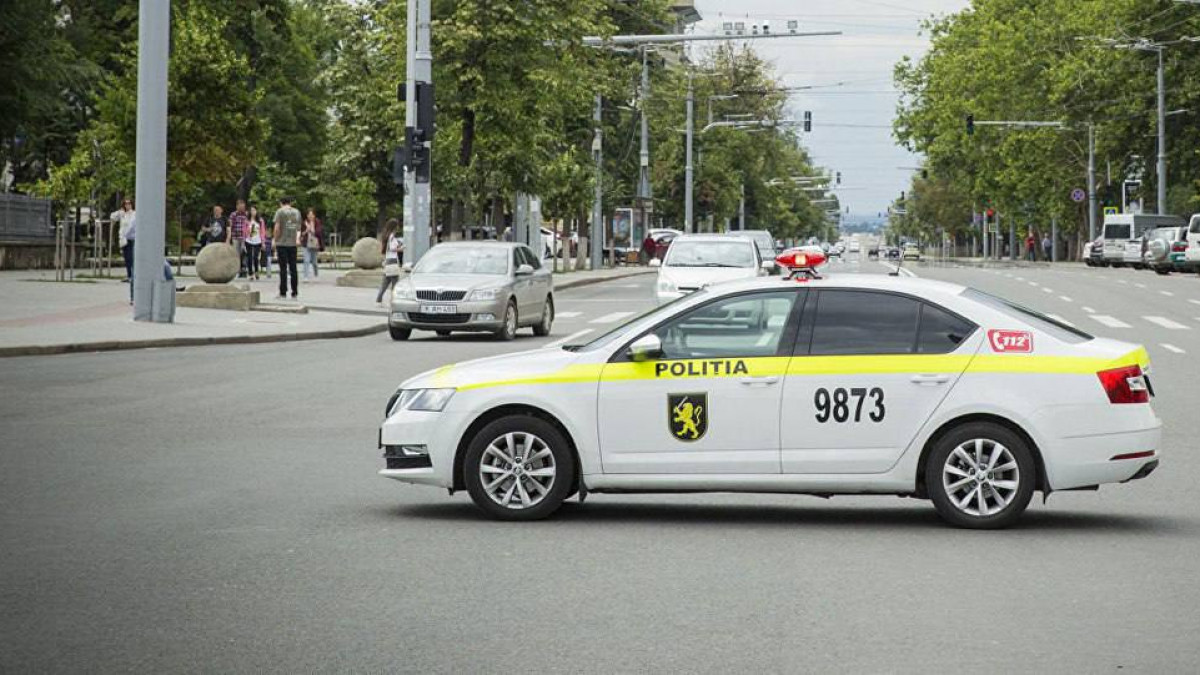 În atenția șoferilor: Mașinile care vor îngrădi accesul în timpul deplasării delegației președintelui francez vor fi ridicate