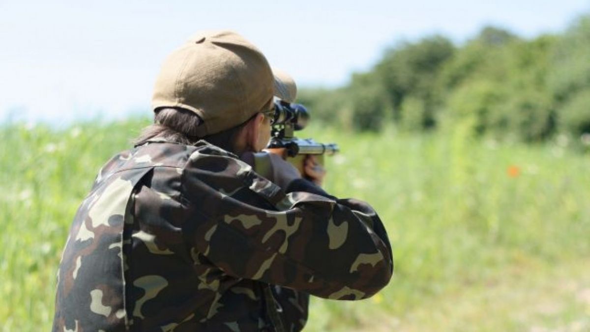 Încă un incident la vânătoare: Un bărbat s-a ales cu multiple plăgi la picior