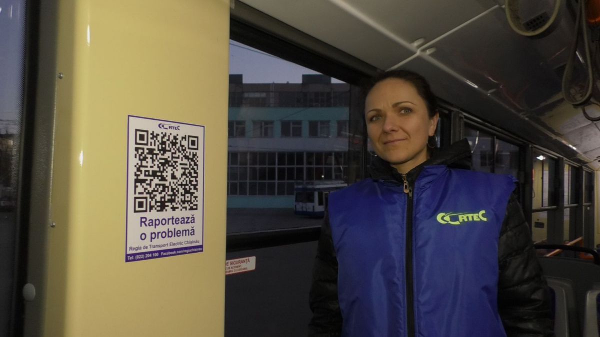 Încălcările din transportul public vor putea fi raportate în timp real. Troleibuzele din capitală, dotate cu QR-coduri
