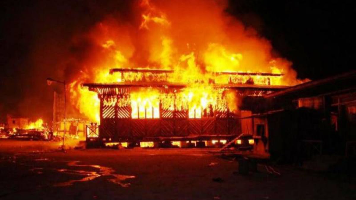Incendiu într-un salon de masaj din China: 18 persoane au decedat