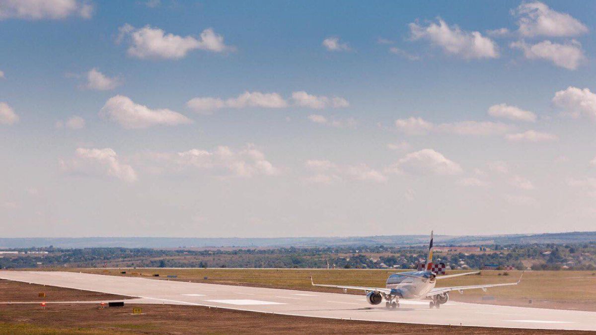 Incident la Aeroport. Un avion cu pasageri de pe cursa Chișinău - Sankt Petersburg a fost nevoit să facă cale întoarsă