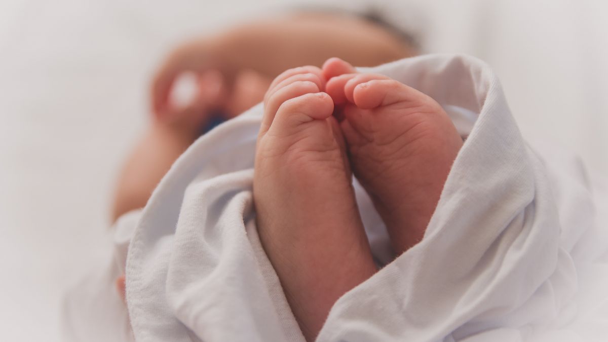 Indemnizația lunară pentru îngrijirea copilului nu acoperă minimul de existență în cazul persoanelor neasigurate