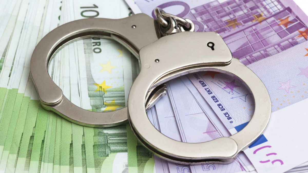 Indivizii care reușeau să fure casele de schimb în maxim 40 de secunde, condamnați la ani grei de închisoare
