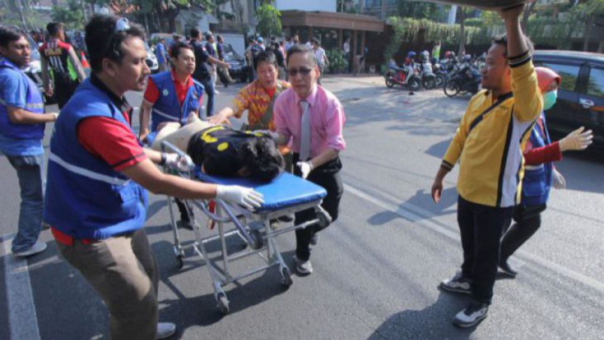 Indonezia, zguduită de atacuri cu bombă asupra unor biserici. Numărul morților a ajuns la 13 persoane