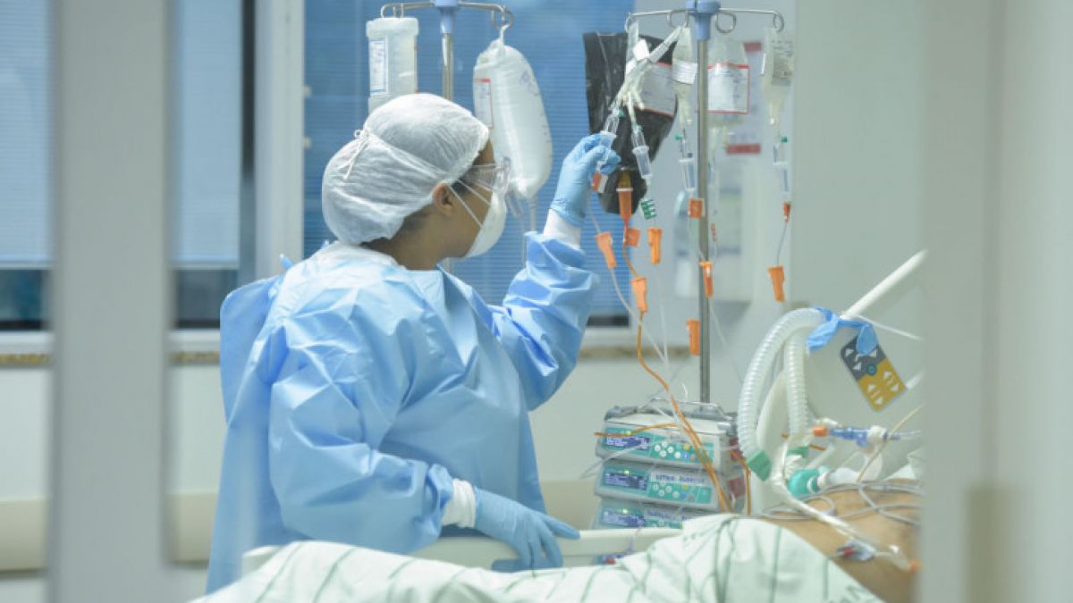 370 de noi infectări și 15 decese provocate de Coronavirus. Datele Ministerului Sănătății