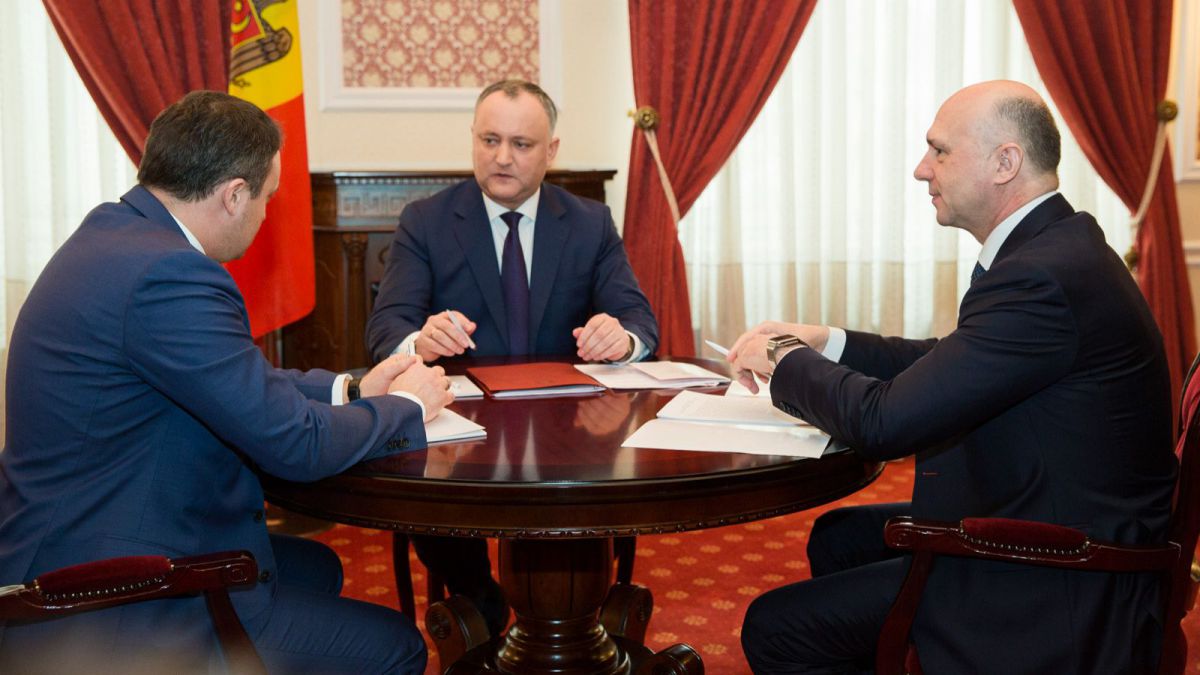 Informațiile pe care politicienii le „impun” internauților. Iată care sunt postările pe care le sponsorizează Candu, Filip și Dodon