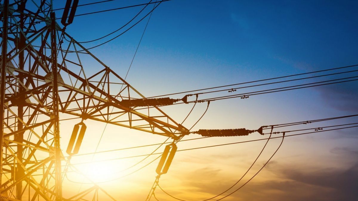 Intervenția IGSU la Căușeni: Echipele speciale au salvat un bărbat ce atârna pe un pilon electric