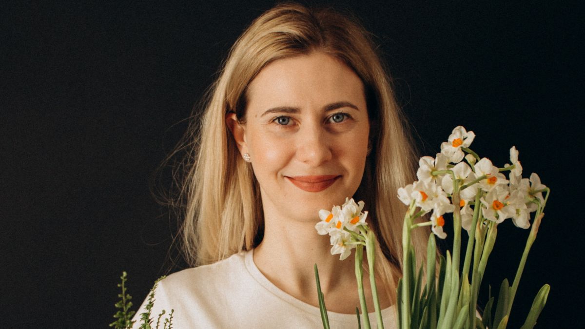 INTERVIU cu Olga Bux, tânăra care s-a ambiționat să facă o afacere cu ghiveciuri din lut, realizate manual în Moldova