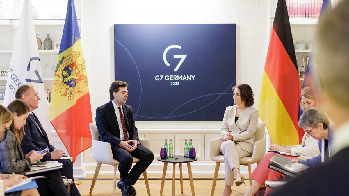 Întrevederi cu miniștrii de externe din Franța, Germania, Japonia și Italia la reuniunea G7. Ce a discutat viceprim-ministrul Nicu Popescu