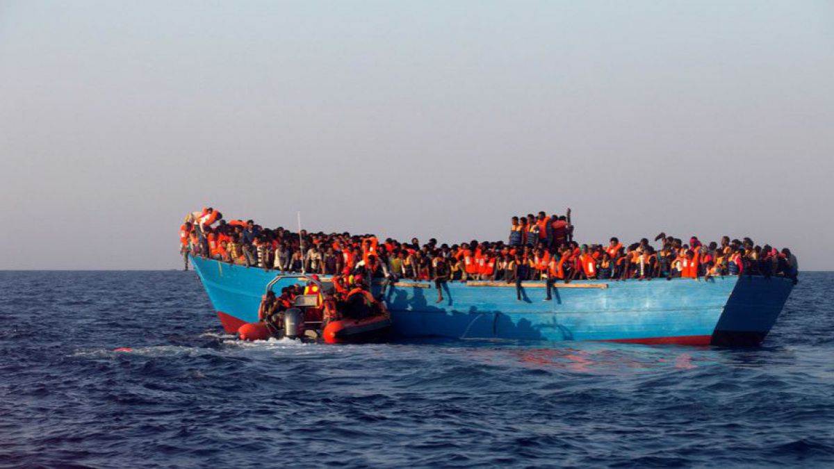 Italia amenință că își blochează porturile, după sosirea a 10.000 de migranți în două zile