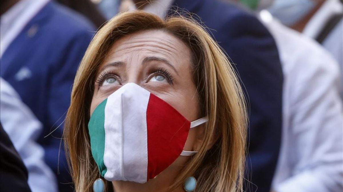 Italia: Măștile faciale devin obligatorii și în aer liber, iar starea de urgență se extinde până la sfârșitul anului