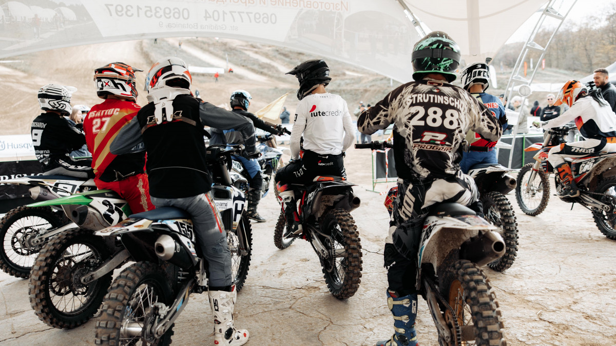 IuteCredit susține tinerii motocicliști