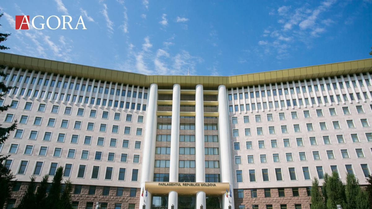 Izvestia: Deputații moldoveni ar discuta introducerea vizelor pentru cetățenii ruși. Reacția lui Dodon