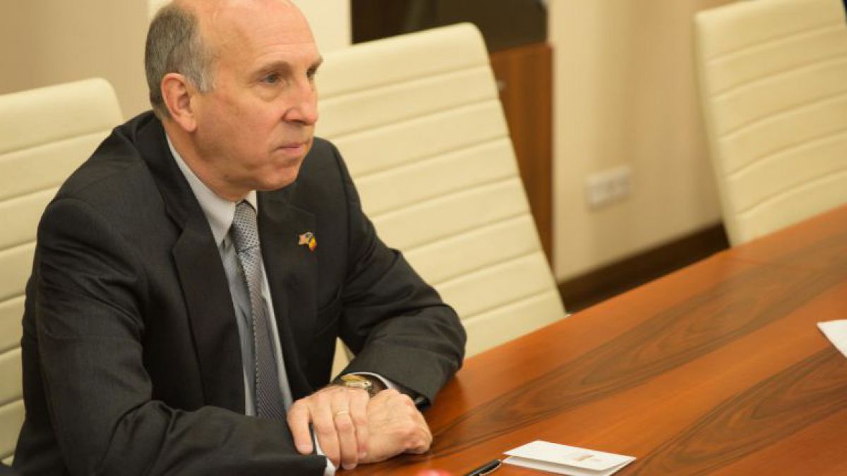 James D. Pettit: Le-am propus autorităților ajutor cu privire la frauda bancară, dar ne trebuia cooperarea lor