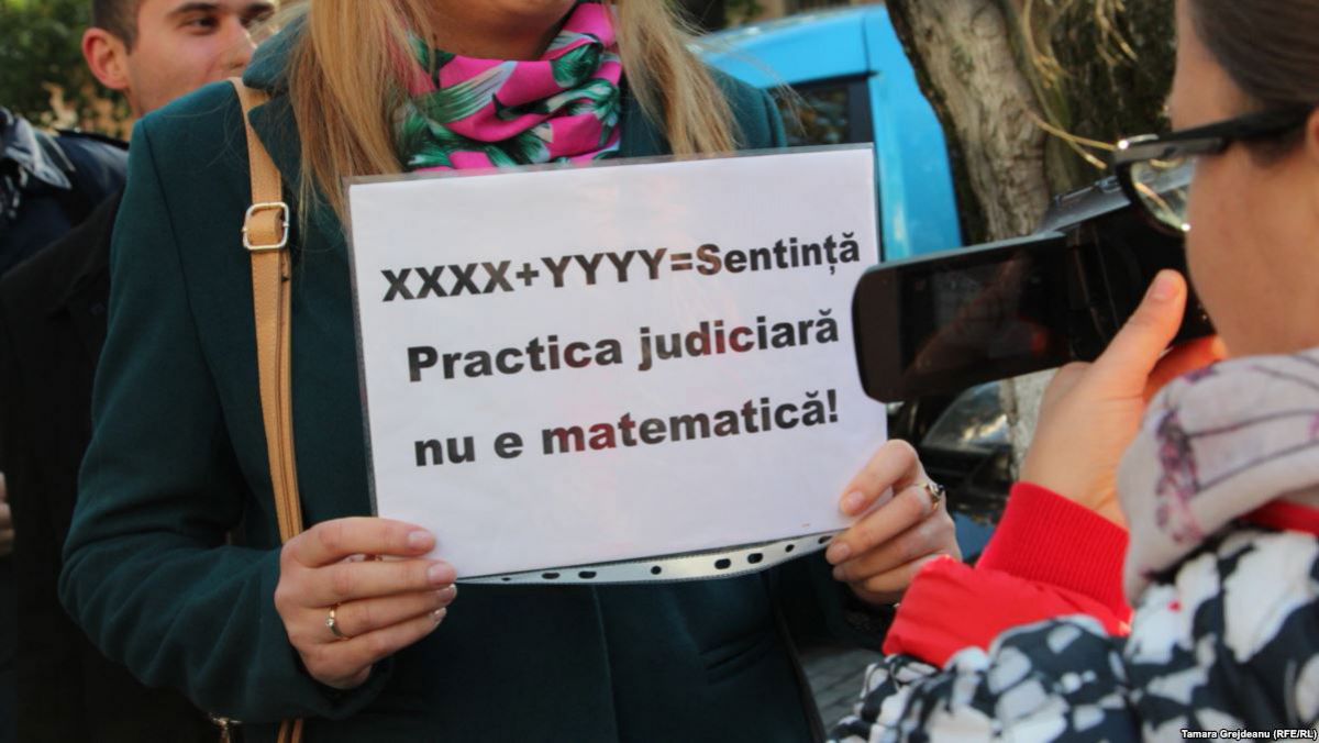 Jumătate dintre justițiari și aproape 70% de simpli cetățeni vor X-uri în loc de nume în hotărârile judecătorești