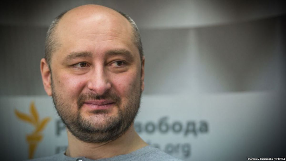 VIDEO. Jurnalistul Arkadi Babcenko este viu și a apărut în fața camerelor. „Moartea” sa a fost o înscenare