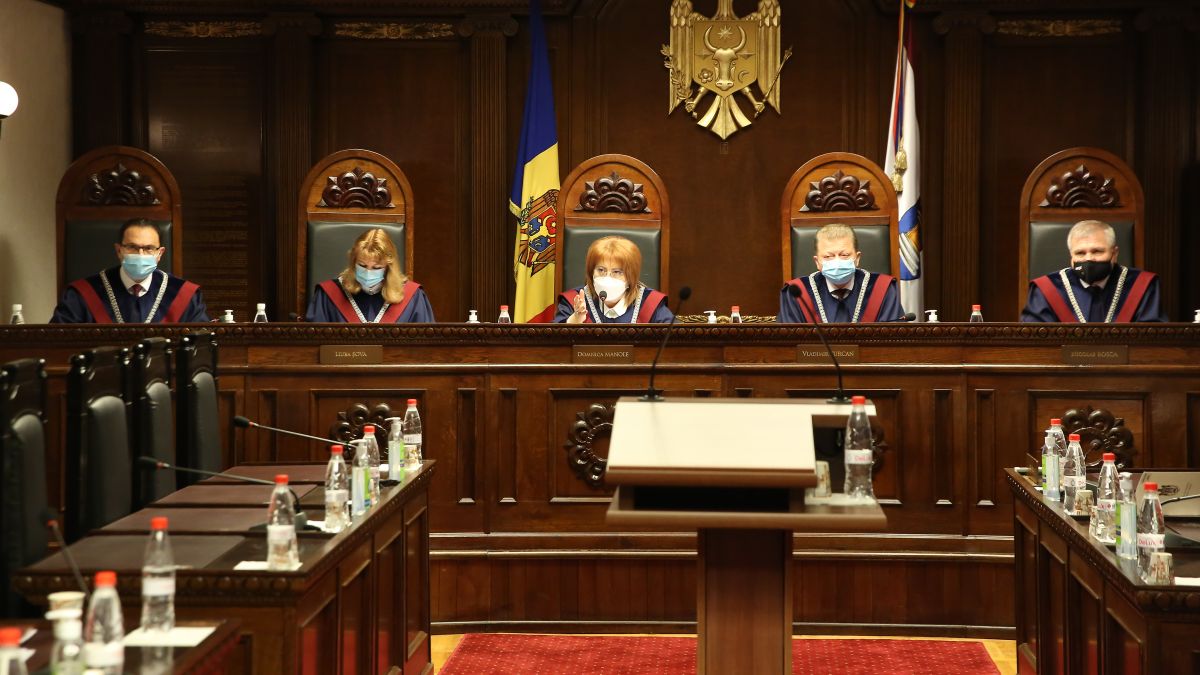 „Legea miliardului” rămâne în vigoare, deocamdată. Înalta Curte a suspendat decizia de abrogare