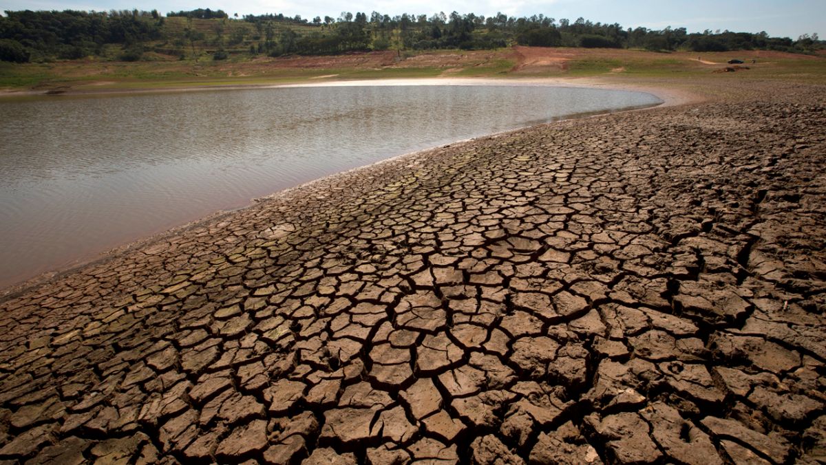 Lipsa precipitațiilor afectează debitul râurilor: Meteorologii au emis Cod Portocaliu de secetă hidrologică