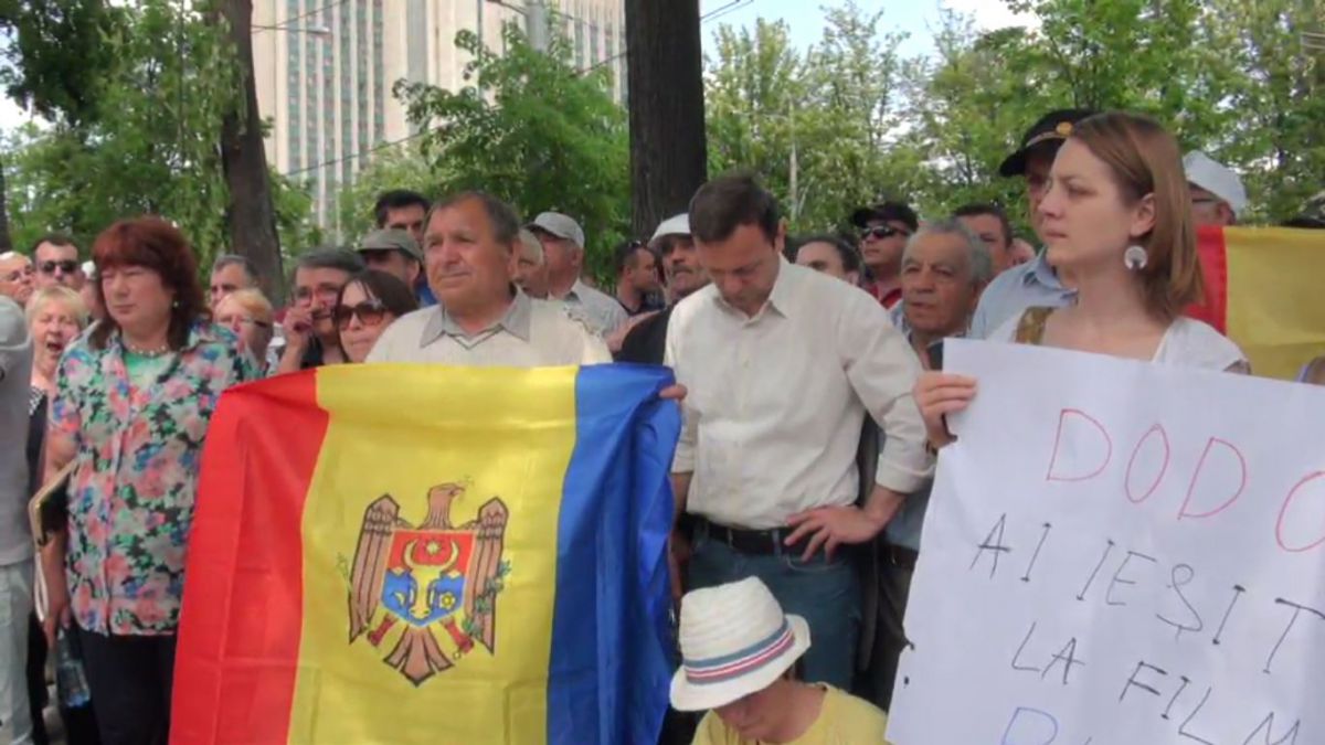 LIVE. UPDATE. Flashmob în fața Parlamentului contra votului uninominal și mixt