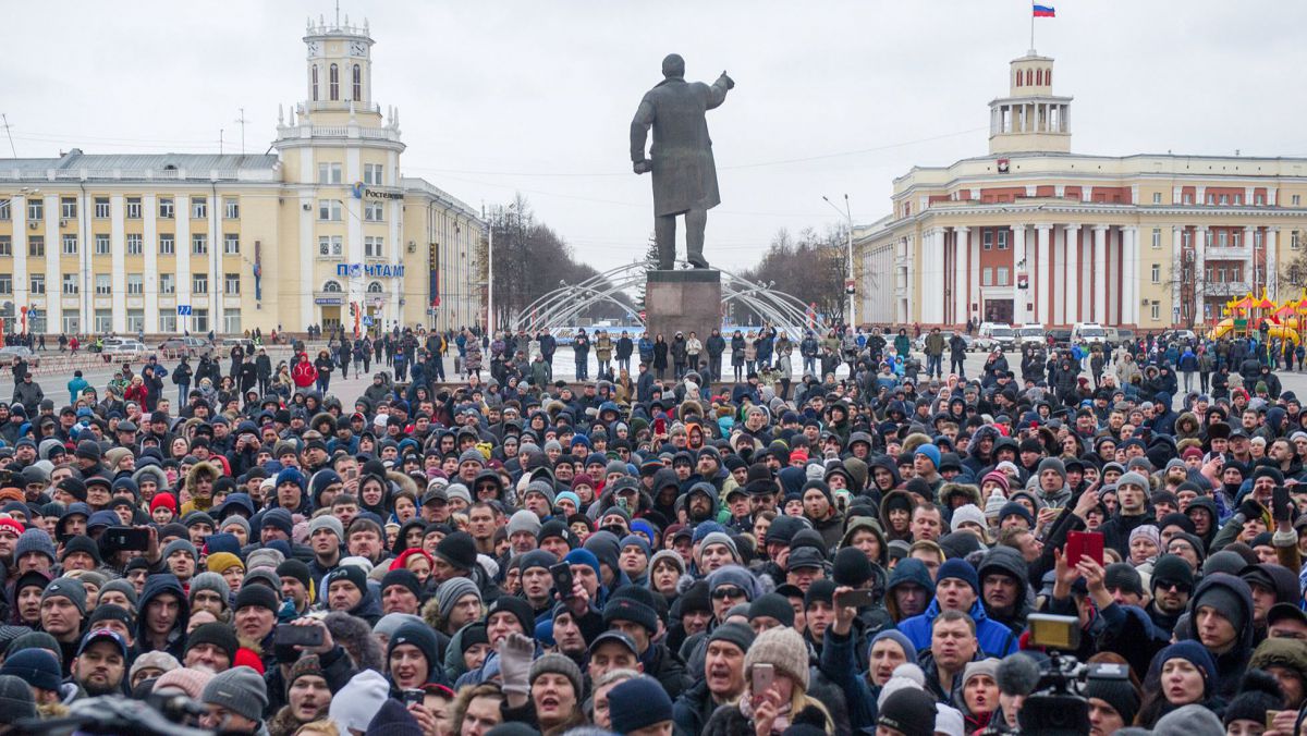 LIVE. Locuitorii orașului Kemerovo cer demisia autorităților la miting, după incendiul devastator de la mall