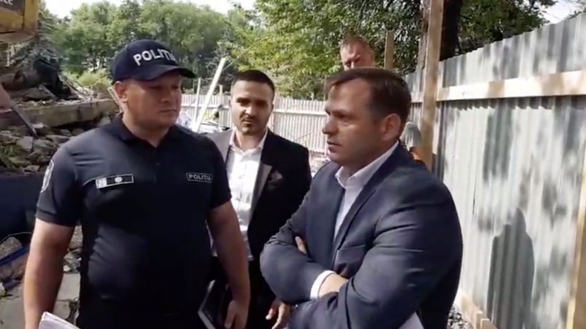 VIDEO. Năstase cere sistarea demolării cinematografului Gaudeamus. Proprietarii au chemat poliția: „Faceți PR politic”