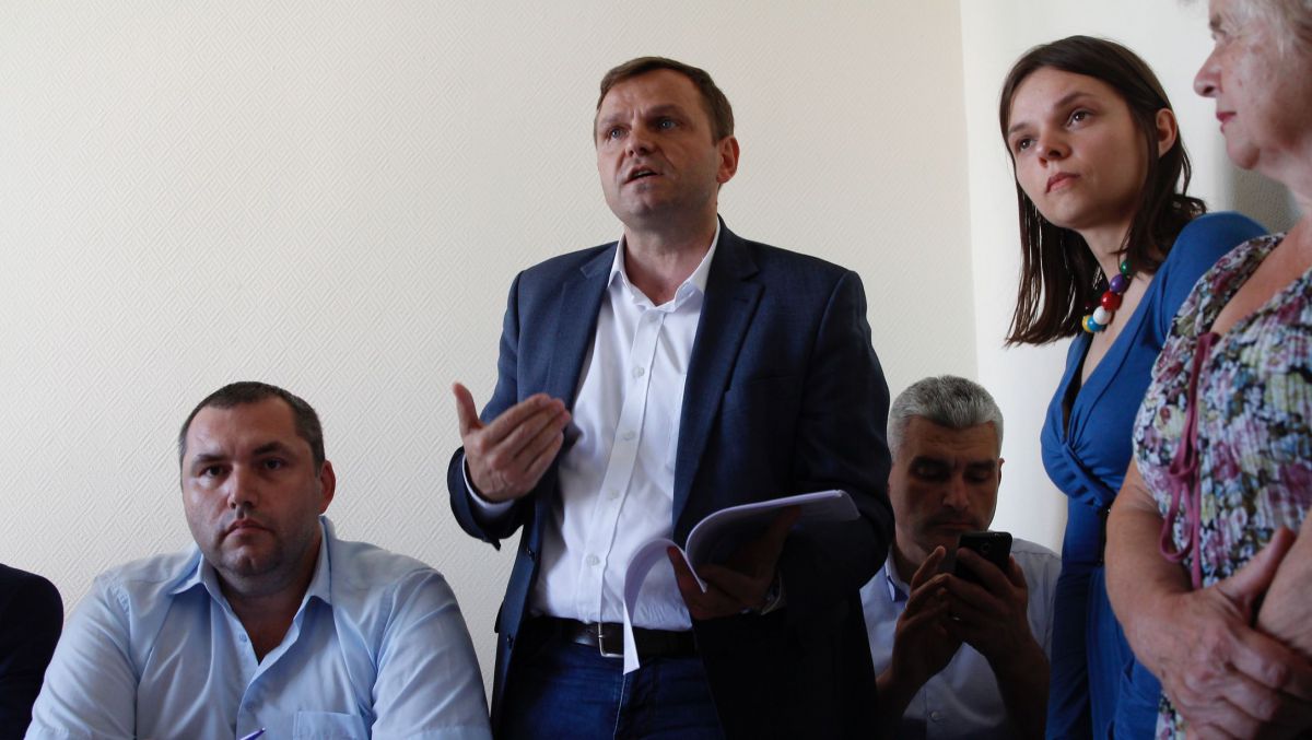 LIVE. Manifestație în susținerea lui Năstase, la Judecătoria Chișinău. Socialiștii cer ca alegerile să fie declarate nule