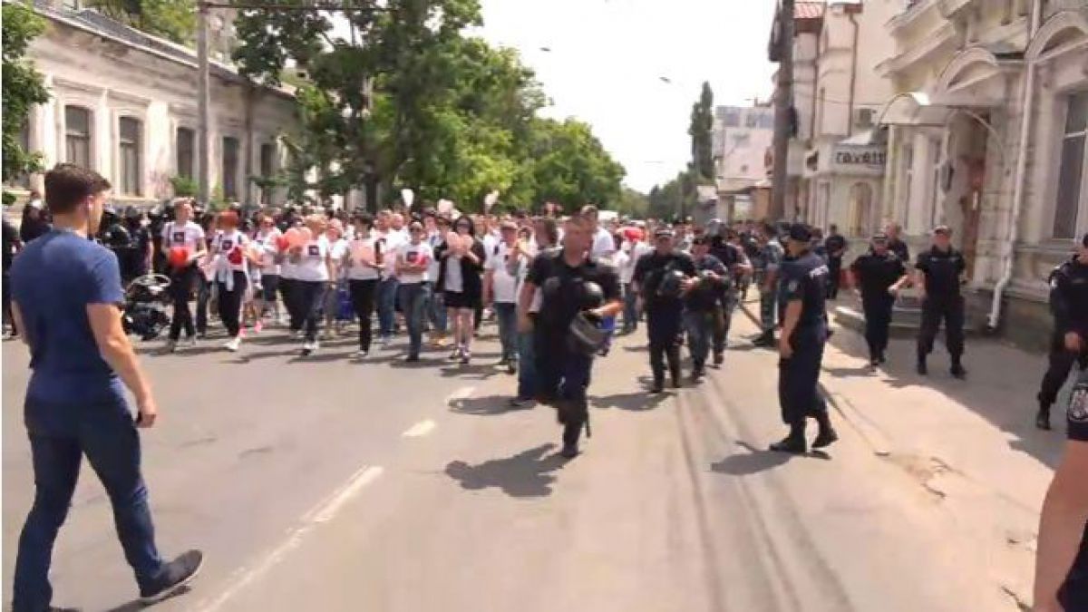 LIVE. VIDEO. În Chișinău se desfășoară marșul „Fără Frică” organizat de  comunitatea LGBT