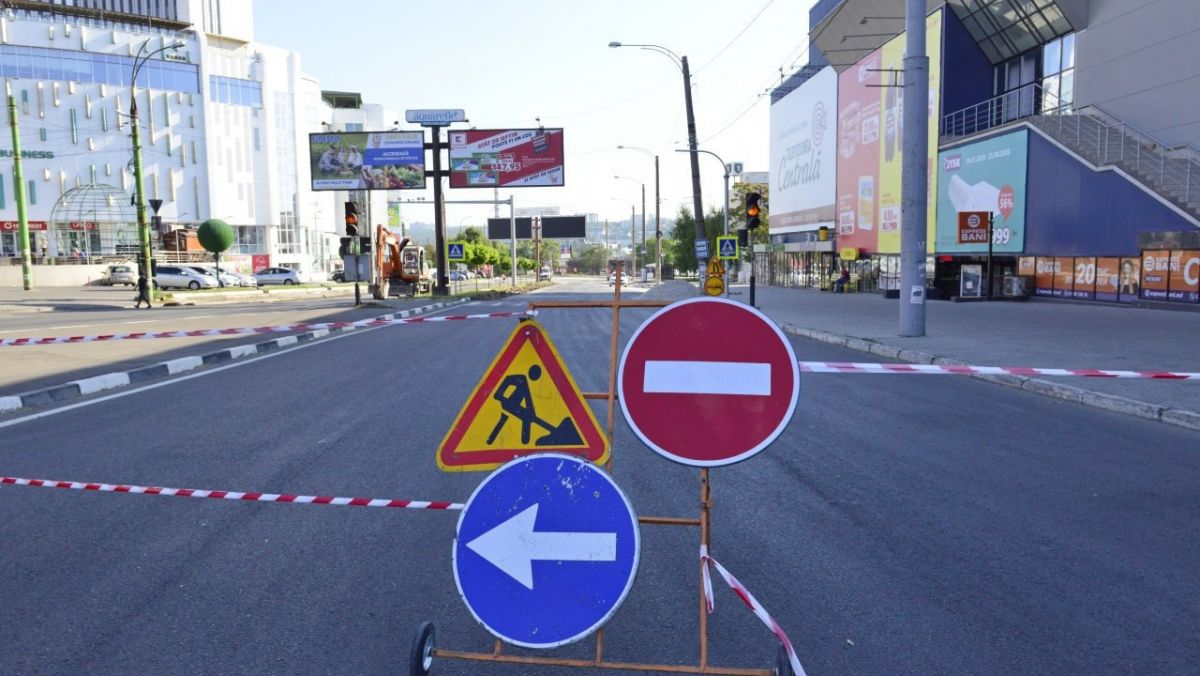 Lucrările de reparație de pe strada Albișoara au transformat capitala într-un ambuteiaj continuu. Cum arată orașul paralizat (FOTO)