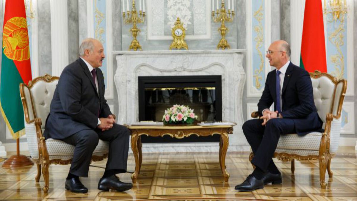 Lukașenko a propus să ne construiască un drum de beton: Ține jumătate de secol