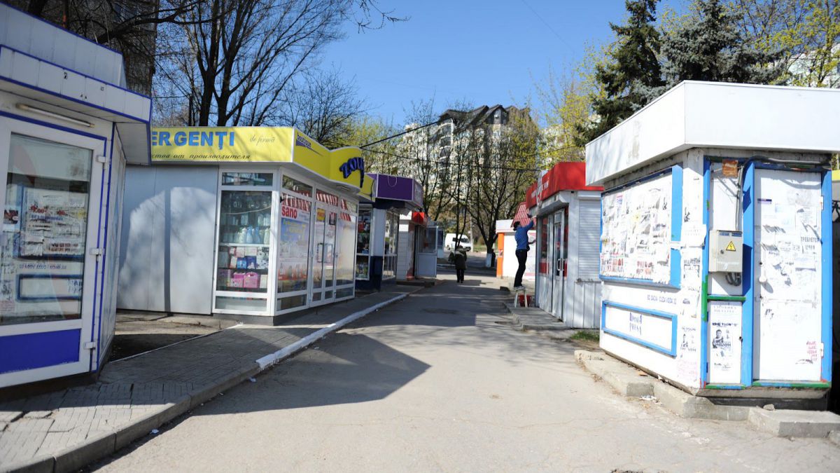 Lupta cu gheretele din capitală. Primăria ar putea să-și amplaseze propriile puncte de comercializare