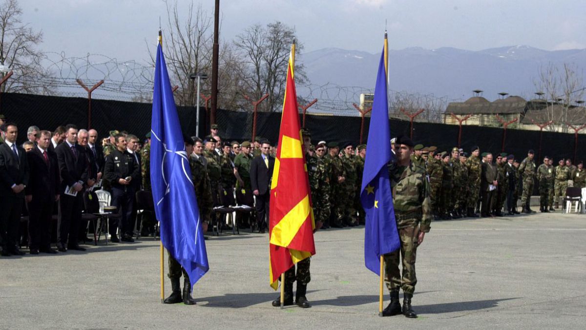 Macedonia cere sprijinul Greciei pentru a adera la NATO și UE