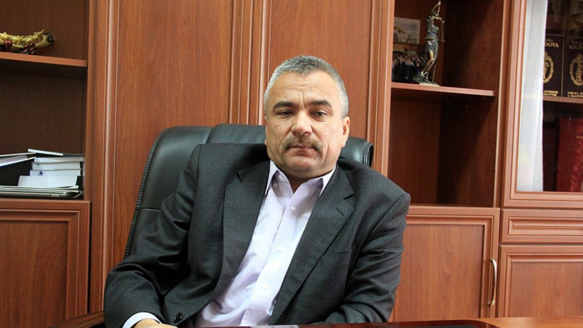 Magistratul Curții de Apel Bălți a fost trimis în arest la domiciliu, iar complicele acestuia, liberat provizoriu sub control judiciar