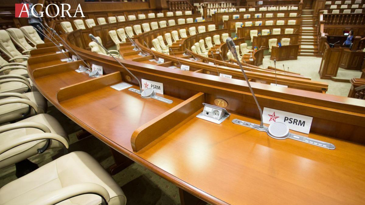 Mai mult de jumătate dintre moldoveni nu-și doresc alegeri parlamentare anticipate. Ce partide ar accede, totuși, în viitorul Legislativ