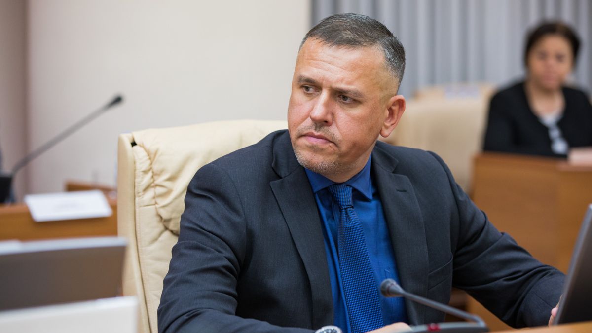 Mai mulți veterani ai Serviciilor Operative MAI cer eliberarea ex-șefului IGP Alexandru Pînzari