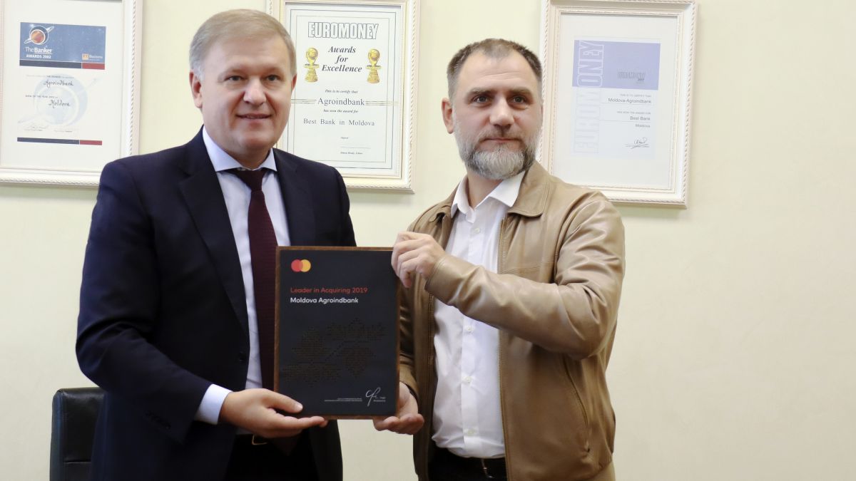 MAIB – premiată de Mastercard pentru poziția de lider în acceptarea cardurilor. Iată pe ce aspecte
