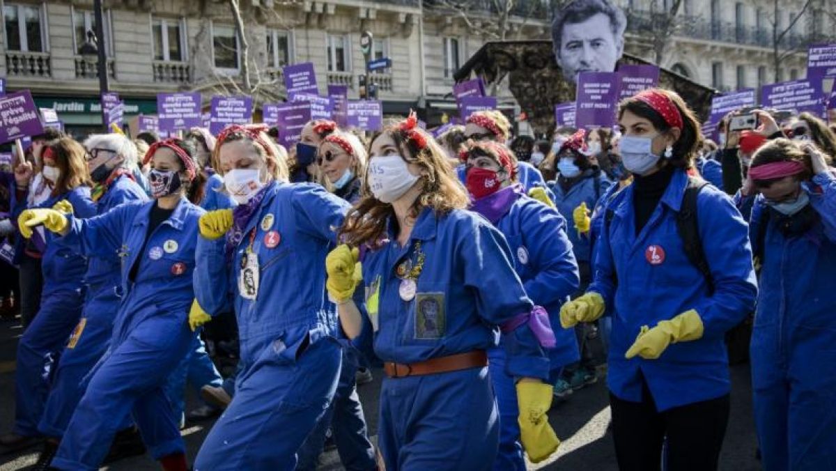 Manifestații în principalele orașe ale Franței. Femeile au cerut drepturi și salarii egale